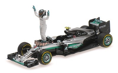 MERCEDES AMG PETRONAS F1 TEAM F1 W07 HYBRID ROSBERG WORLD CHAMPION 2016 W/ FIGURINE L.E. 650 pcs.