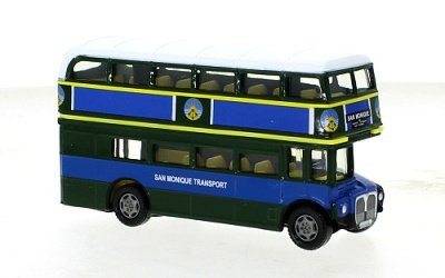 DOUBLE DECKERS BUS JAMES BOND 007 ŽÍT A NECHAT ZEMŘÍT