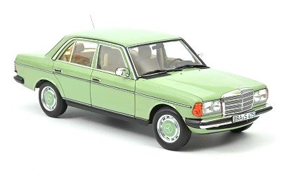 MERCEDES-BENZ 200 1982 GREEN