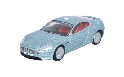 ASTON MARTIN DB9 COUPE SKYFALL SILVER