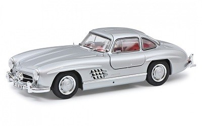 MERCEDES-BENZ 300 SL GULLWING SILVER / RED INTERIER