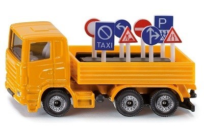 LKW S DOPRAVNÍMI ZNAČKAMI