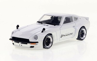 PANDEM 240Z ROCKET BUNNY WHITE 1973