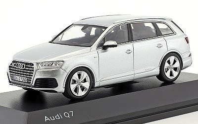 AUDI Q7 2015 FLORET SILVER