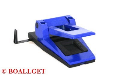 Kancelářský děrovač 610