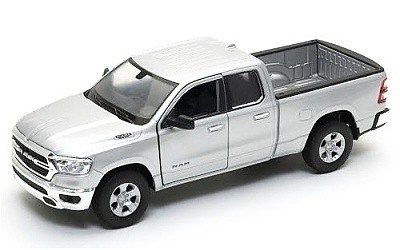 DODGE RAM 1500 2019 SILVER