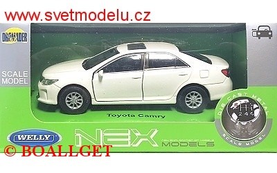TOYOTA CAMRY WHITE