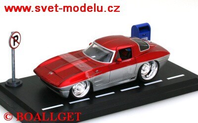 CHEVROLET CORVETTE STINGRAY 1963