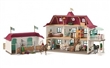 SCHLEICH 42416 VELKÝ DŮM SE STÁJÍ A PŘÍSLUŠENSTVÍM
